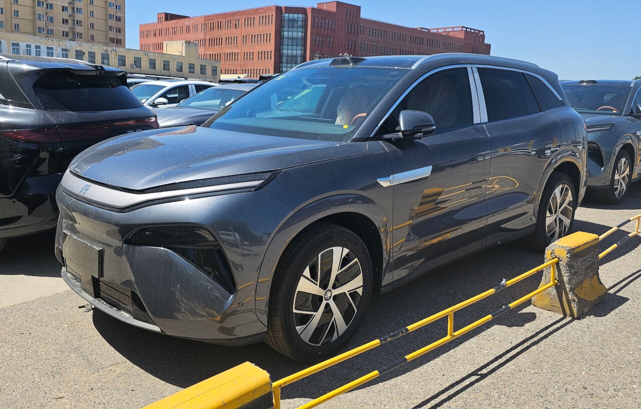 BYD Tang L DM 175KM 4WD Drone 2025 (Mileage 6700 km)