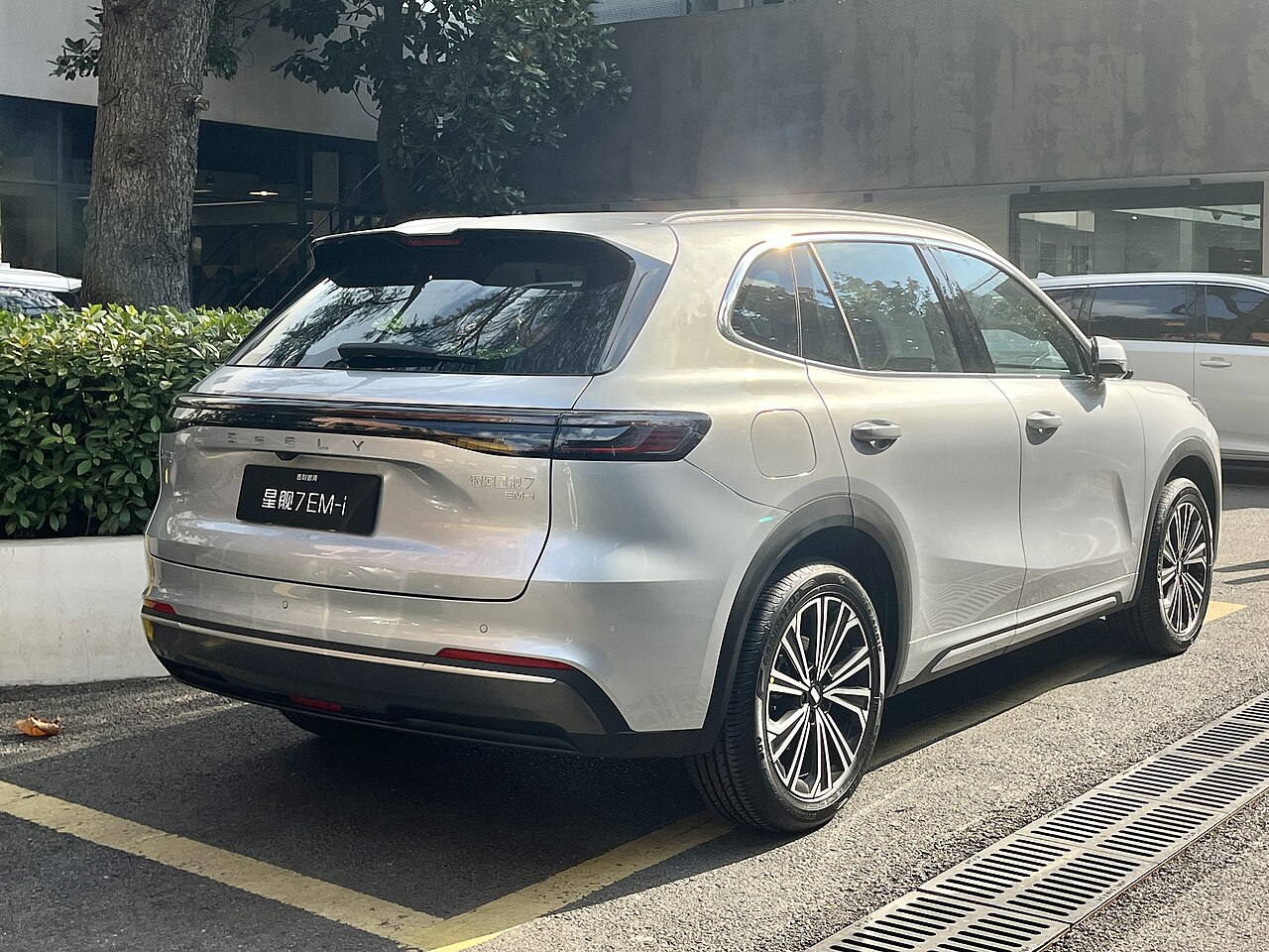 Geely Starship 7 EM-i 135KM Navigator + russian system, Shadow Ink, 2025