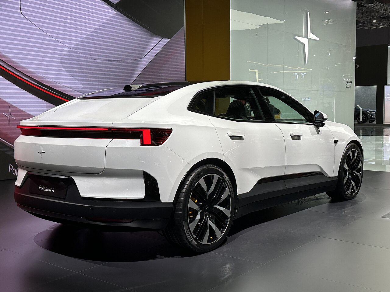 Polestar 4 Standart PLUS 2WD