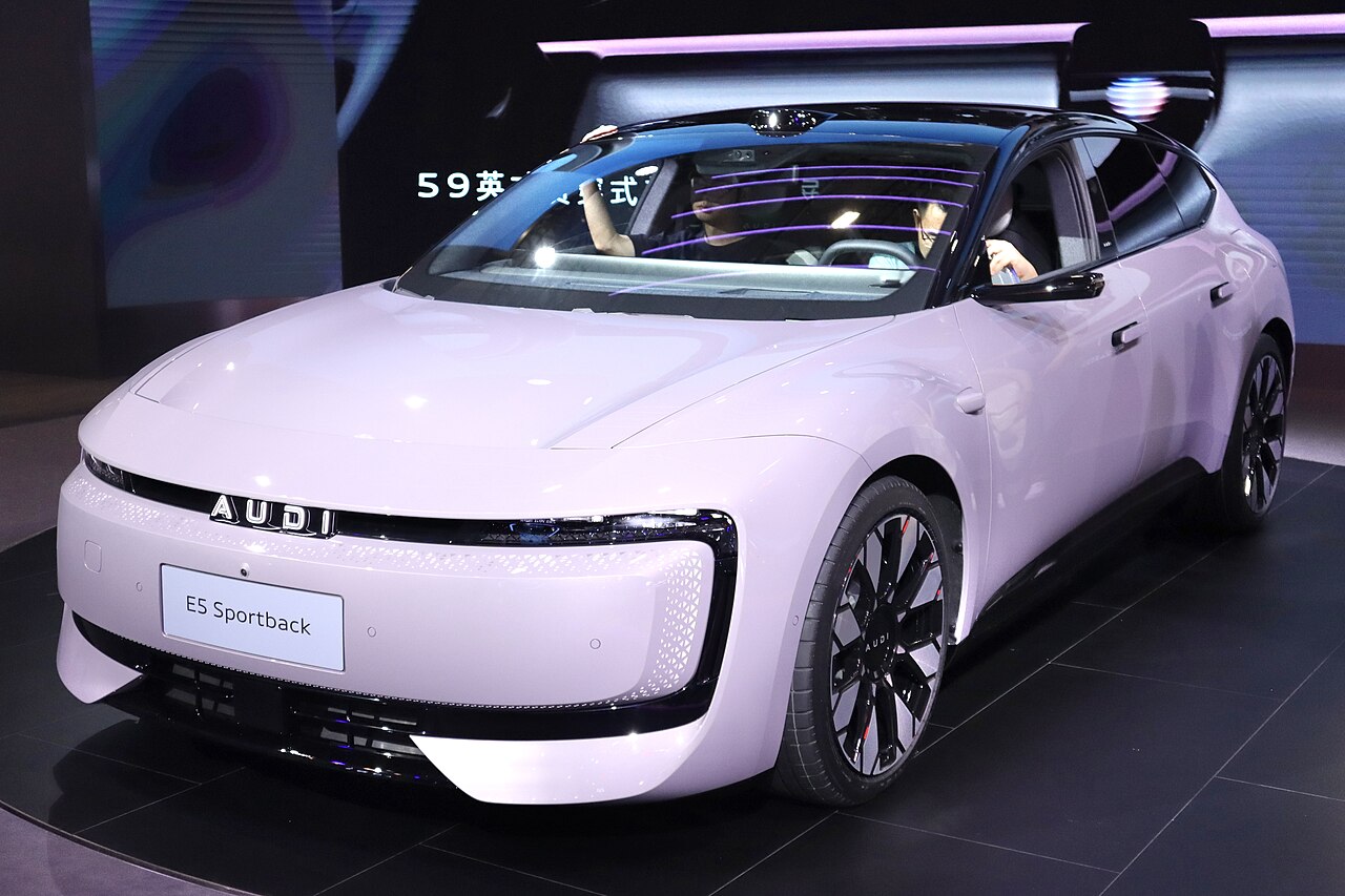 Audi E5 Sportback Flagship Quattro, Streamer Silver, 2025